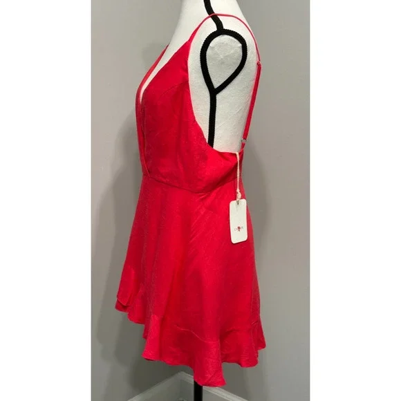 New Latiste by Amy Large Hot Pink V-Neck Romper Linen Blend Adjustable Straps - Picture 3 of 9